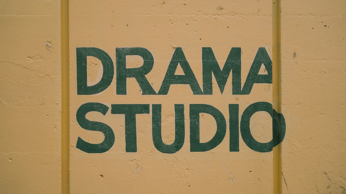 sore-snow-man-studio-set-golden-time