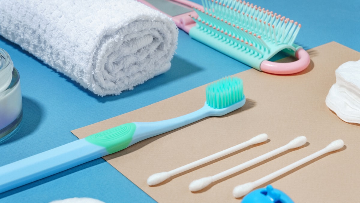 pet-toothpaste-brands-comparison-flatlay