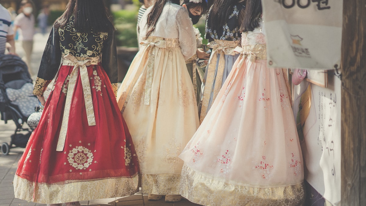 korean-fashion-price-tags-shopping-comparison