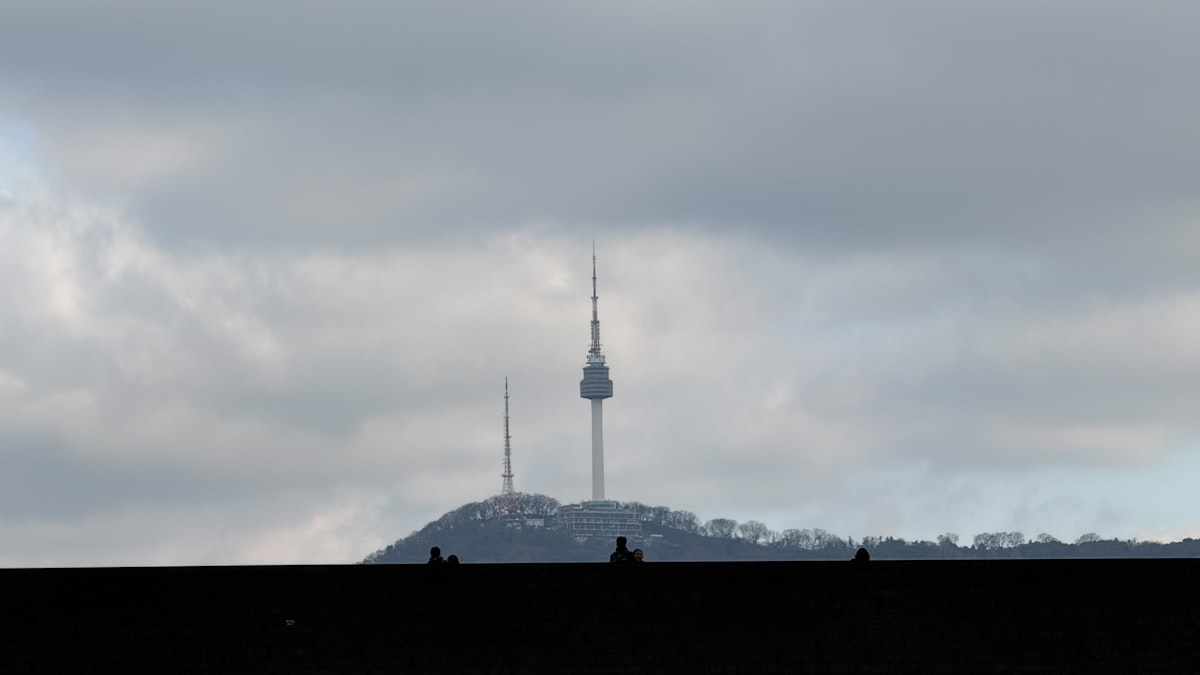 seoul-skyline-namsan-tower-cityscape